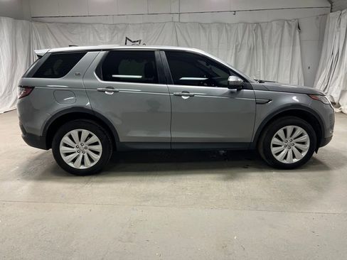 Used 2020 Land Rover Discovery Sport SE image 8