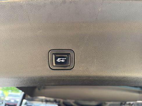 Used 2021 GMC Yukon AT4 w/ AT4 Premium Package AWD/4WD image 26