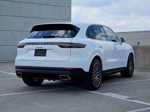 Certified 2023 Porsche Cayenne AWD/4WD image 8