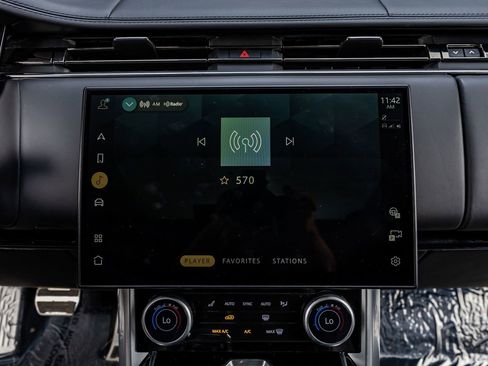 Used 2023 Land Rover Range Rover Long Wheelbase Autobiography image 19