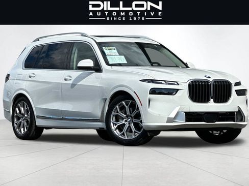 Used 2025 BMW X7 xDrive40i AWD/4WD image 2