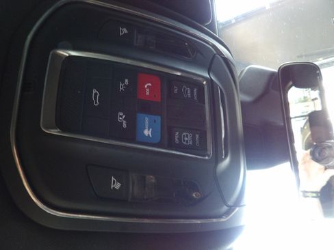 Used 2025 Jeep Grand Cherokee Laredo X w/ Luxury Tech Group I AWD/4WD image 28