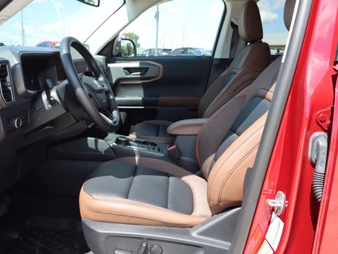 Used 2025 Ford Bronco Sport Outer Banks AWD/4WD image 9