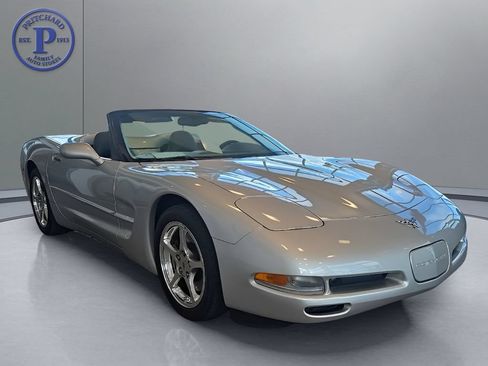 Used 2003 Chevrolet Corvette Convertible w/ Preferred Equipment Group1 RWD image 2