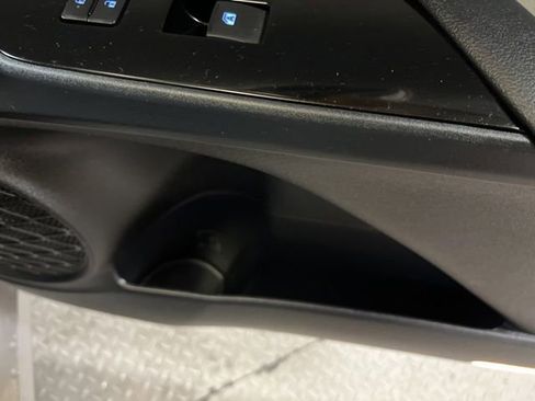 Used 2018 Toyota Prius Prime Premium image 59