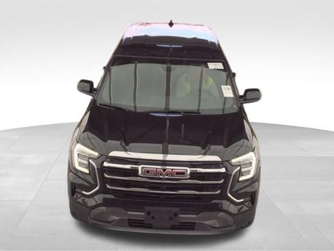 Used 2025 GMC Terrain Elevation AWD/4WD image 2