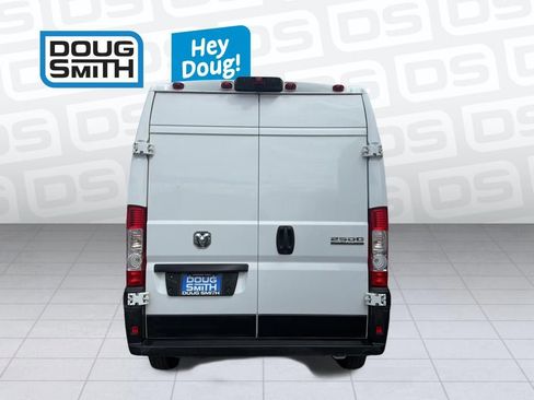 Used 2024 RAM ProMaster 2500 w/ Convenience Group FWD image 25