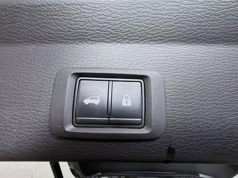 Used 2022 Mitsubishi Outlander SE image 41