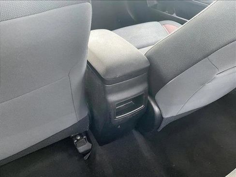 Used 2019 Toyota Corolla LE image 22