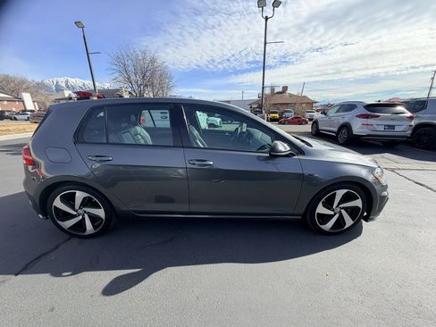 Used 2018 Volkswagen Golf 4-Door AWD/4WD image 3