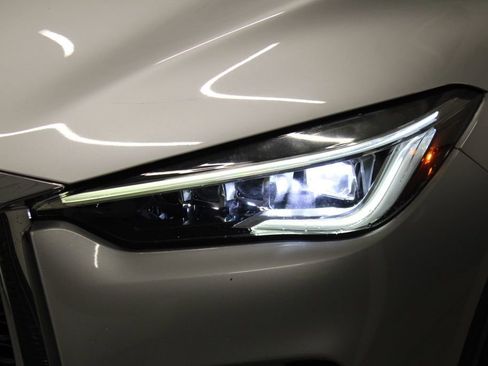 Used 2019 INFINITI QX50 Essential w/ Sensory Package image 16