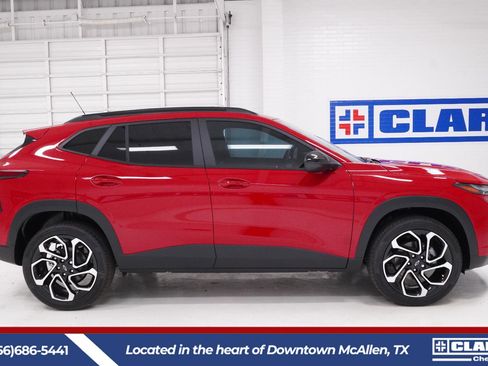New 2026 Chevrolet Trax RS FWD image 4