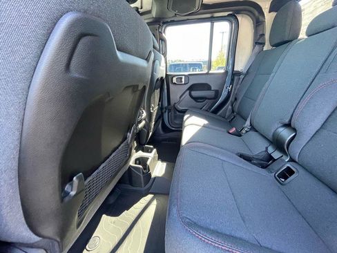 New 2025 Jeep Gladiator Rubicon image 32