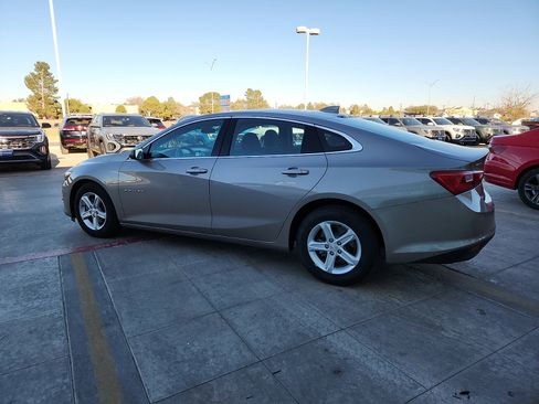 Used 2024 Chevrolet Malibu LT image 4