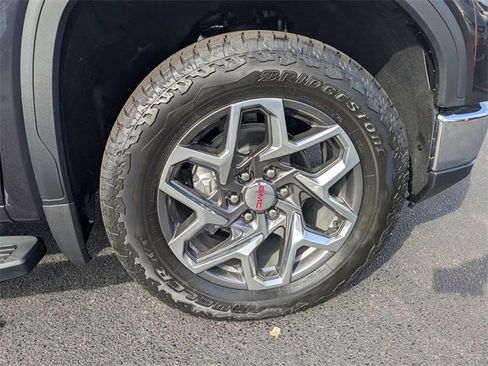 New 2026 GMC Sierra 1500 SLT image 11