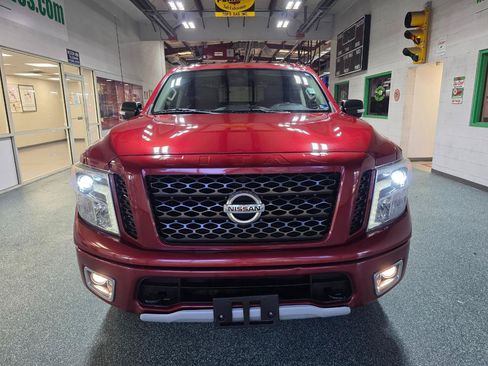 Used 2019 Nissan Titan PRO-4X AWD/4WD image 3