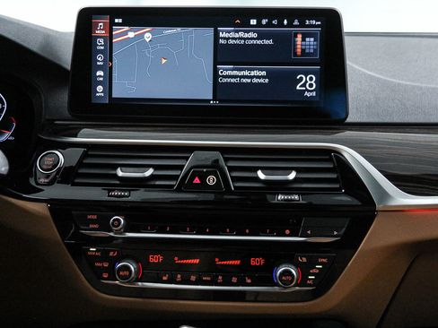 Certified 2023 BMW 530i w/ Premium Package RWD image 15