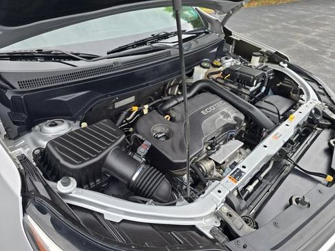 Used 2018 Chevrolet Equinox LT FWD image 25