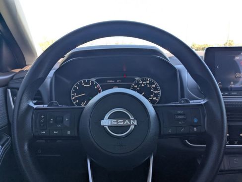 Used 2023 Nissan Rogue SV image 21