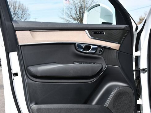 Certified 2025 Volvo XC90 B6 Plus image 11
