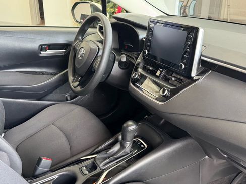 Used 2020 Toyota Corolla LE image 21