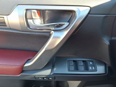 Used 2023 Lexus GX 460 Premium w/ Premium Package image 13