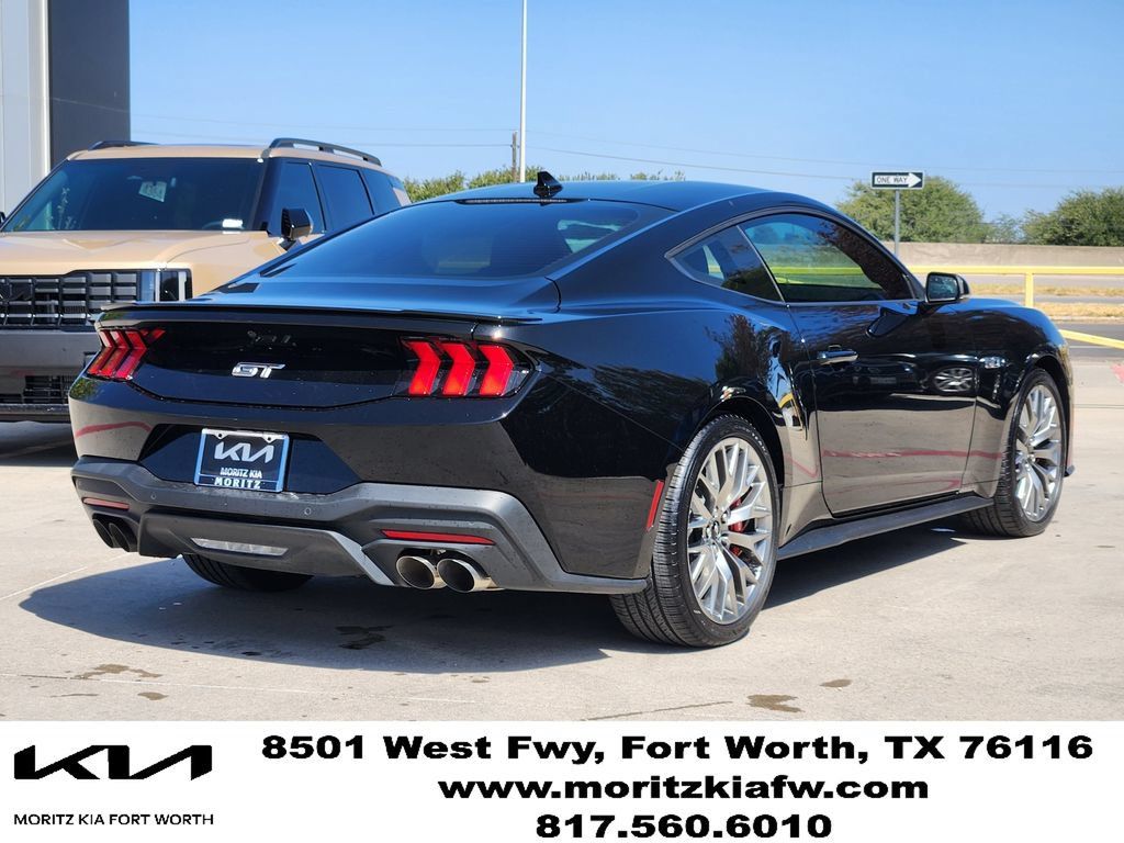 Used 2024 Ford Mustang GT Premium RWD image 4