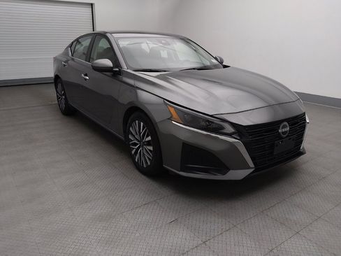 Used 2023 Nissan Altima 2.5 SV image 13