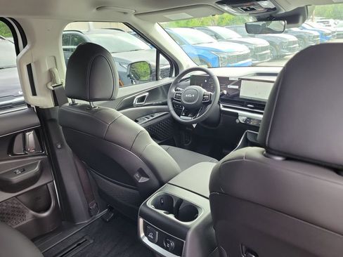 New 2026 Kia Carnival SX w/ SX Dark Edition Package FWD image 13