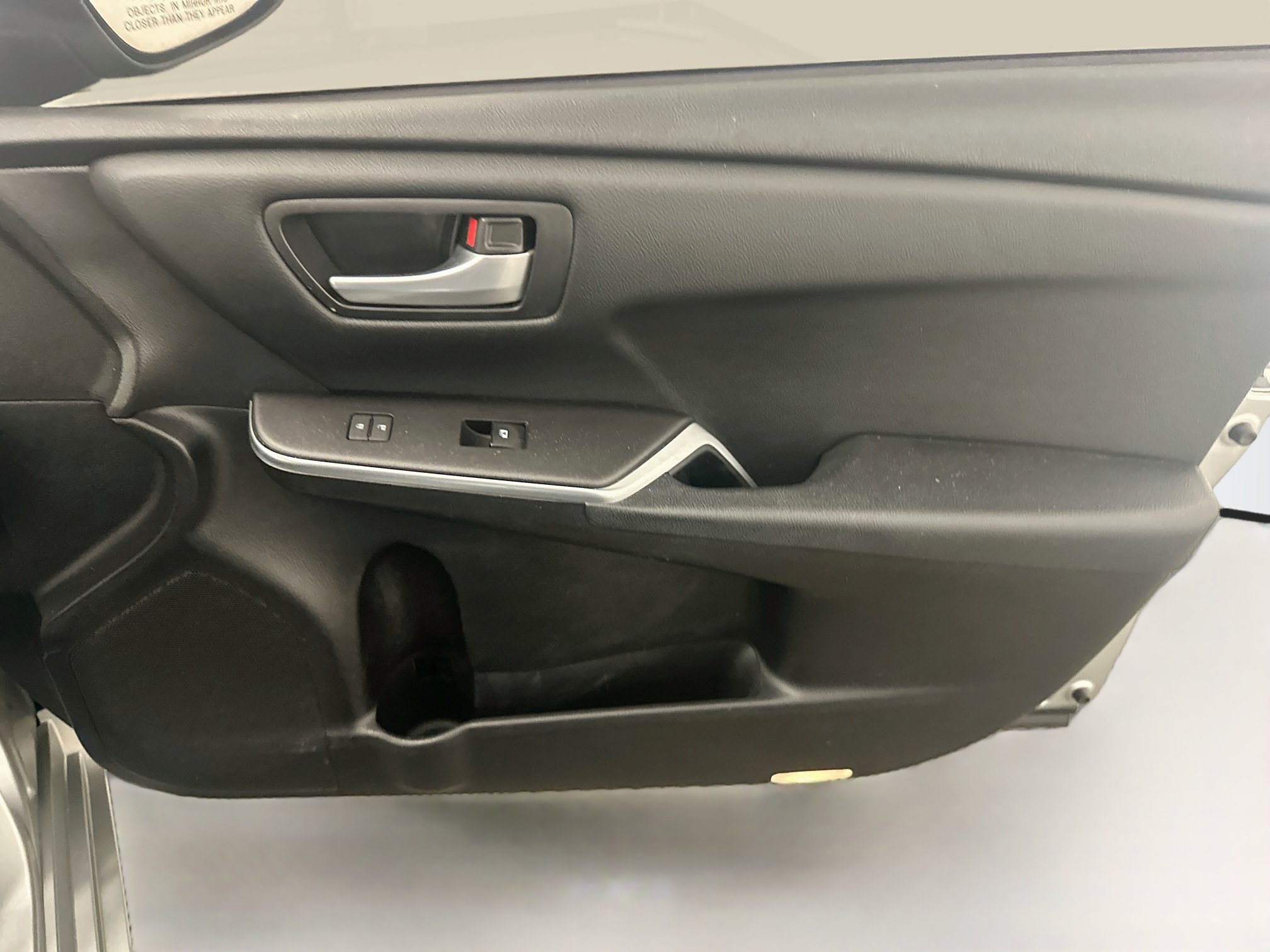 Used 2015 Toyota Camry SE FWD image 31