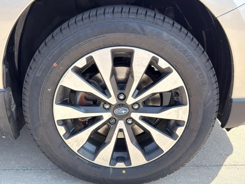 Used 2017 Subaru Outback 2.5i Limited AWD/4WD image 35