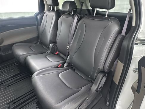 New 2026 Kia Carnival LXS FWD image 12
