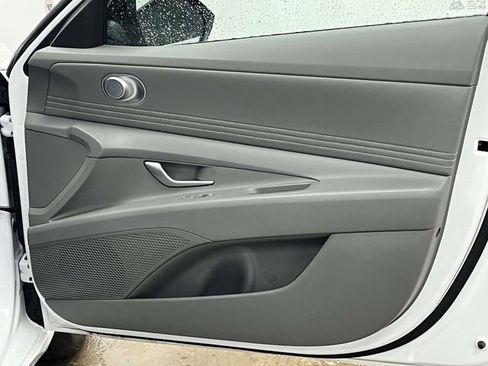 Certified 2025 Hyundai Elantra Sport FWD image 24