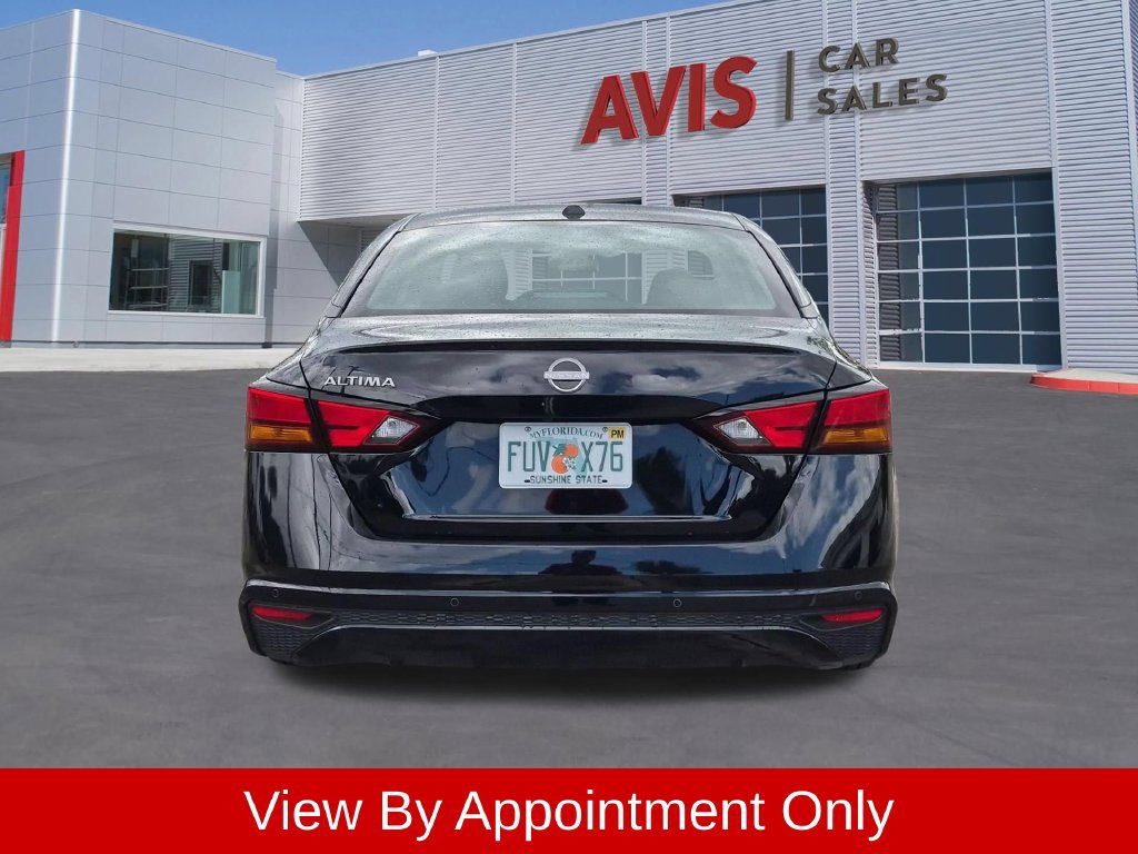 Used 2025 Nissan Altima 2.5 SV FWD image 7