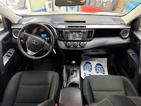 Used 2016 Toyota RAV4 LE image 18