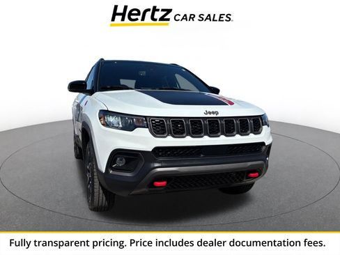 Used 2025 Jeep Compass Trailhawk AWD/4WD image 1