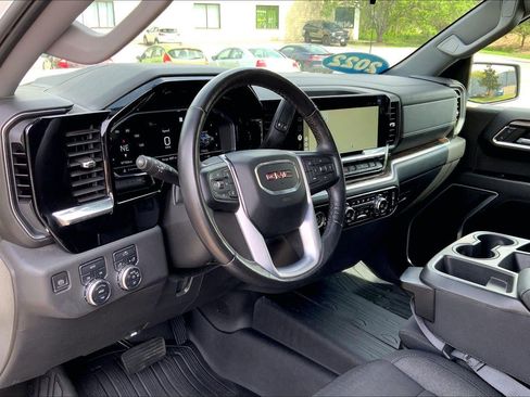 Used 2022 GMC Sierra 1500 Elevation w/ LPO, Elevation Black Package image 15