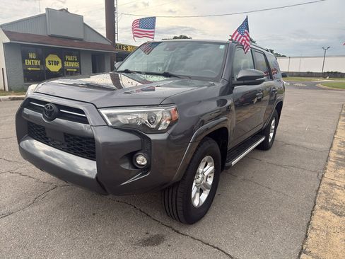 Used 2021 Toyota 4Runner SR5 Premium w/ Moonroof Package AWD/4WD image 11