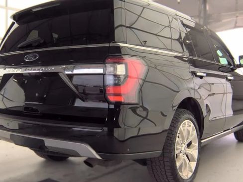 Used 2018 Ford Expedition Limited w/ Equipment Group 302A AWD/4WD image 3