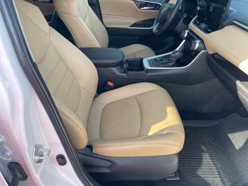 Used 2024 Toyota RAV4 XLE Premium image 19