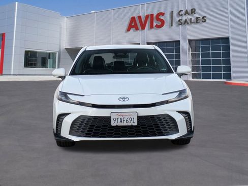 Used 2025 Toyota Camry SE image 2