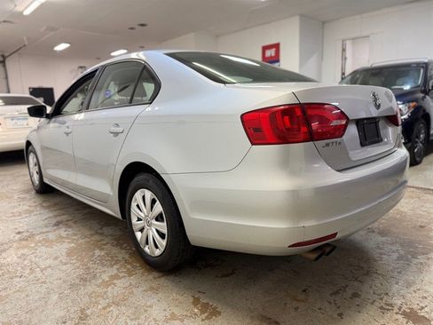 Used 2011 Volkswagen Jetta Sedan image 6