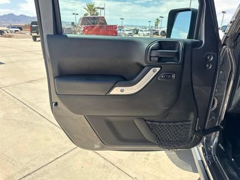 Certified 2017 Jeep Wrangler Unlimited Rubicon w/ Connectivity Group AWD/4WD image 16