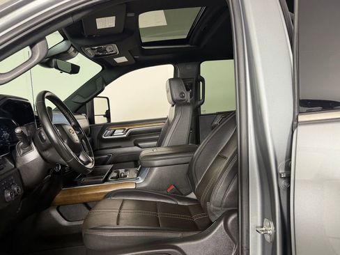 Used 2024 Chevrolet Silverado 3500 High Country w/ Technology Package AWD/4WD image 20