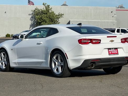 Used 2022 Chevrolet Camaro LT RWD image 7