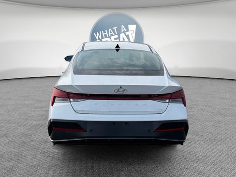 Used 2024 Hyundai Elantra Limited image 5