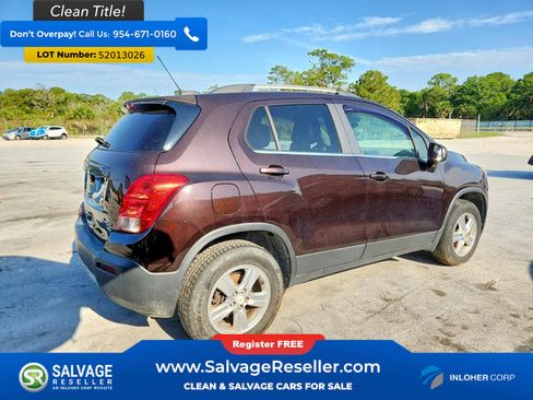 Used 2015 Chevrolet Trax LT w/ LT Sun and Sound Package AWD/4WD image 4