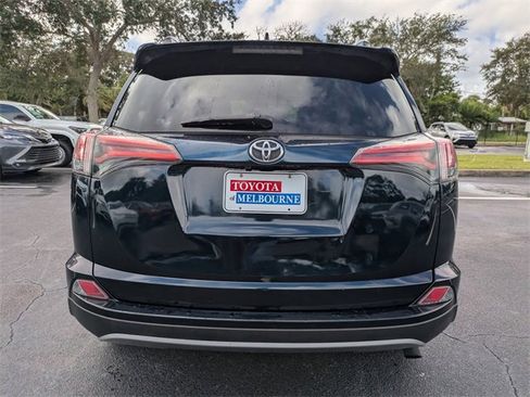 Used 2017 Toyota RAV4 XLE image 5