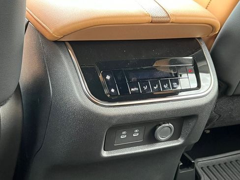 New 2025 Nissan Armada SL w/ Captain's Chari Seat Package image 32