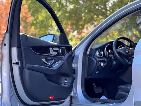 Used 2016 Mercedes-Benz C 300 Sedan image 13